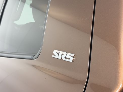 Used 2017 Toyota Tundra SR5 image 17