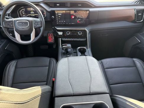 Used 2025 GMC Sierra 1500 Denali w/ Denali Reserve Package AWD/4WD image 12