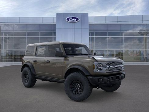 New 2026 Ford Bronco Badlands image 9