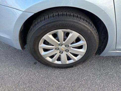 Used 2011 Chevrolet Cruze LT image 9
