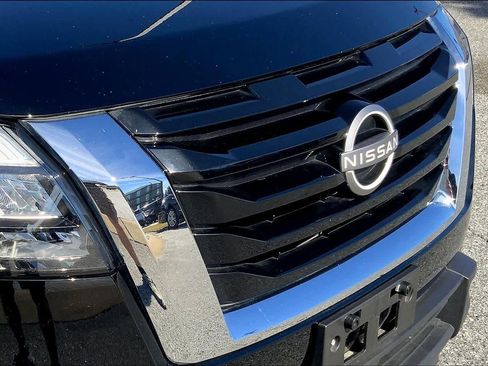 Used 2025 Nissan Pathfinder SV image 27