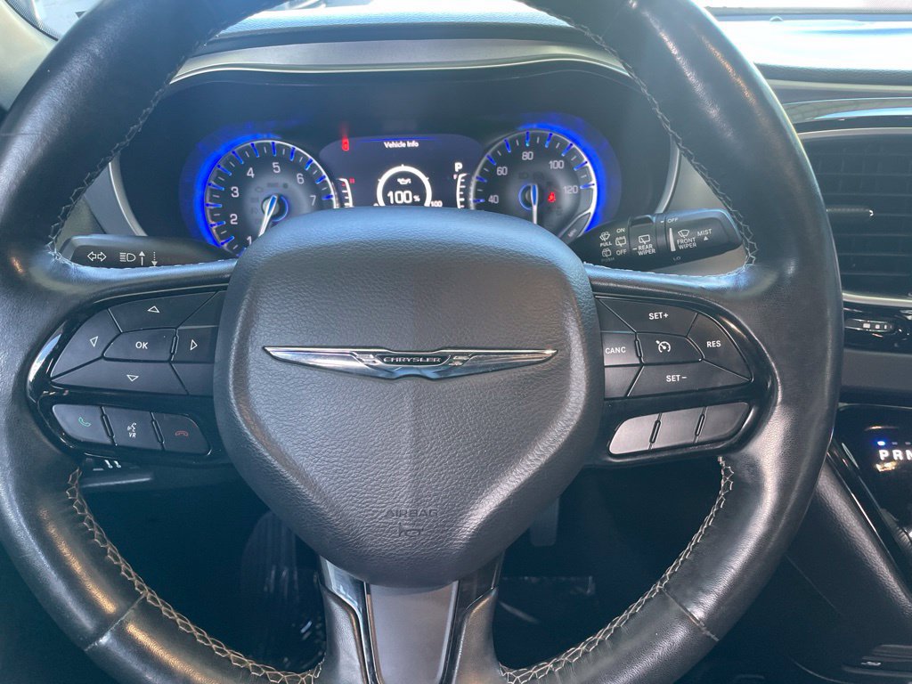 Used 2019 Chrysler Pacifica Touring-L Plus w/ S Appearance Package FWD image 16