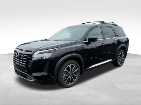 New 2026 Nissan Pathfinder Platinum w/ Cargo Package AWD/4WD image 4
