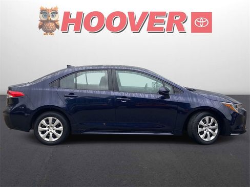Used 2023 Toyota Corolla LE image 2