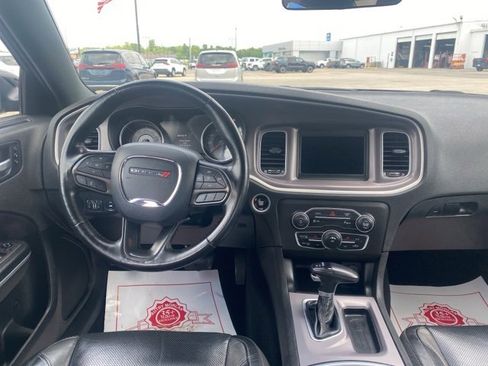 Used 2022 Dodge Charger SXT w/ Leather Interior Group image 18
