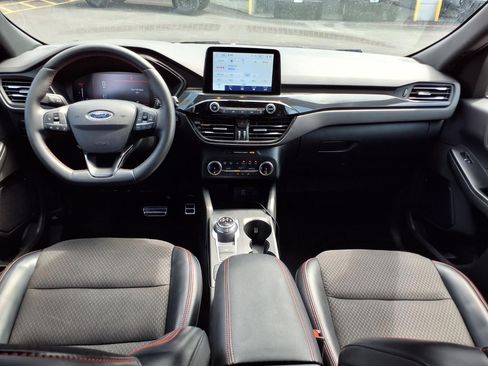 Certified 2024 Ford Escape ST-Line AWD/4WD image 12