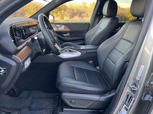 Used 2022 Mercedes-Benz GLS 450 4MATIC image 23