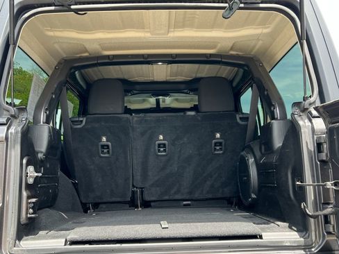 Used 2018 Jeep Wrangler Unlimited Rubicon AWD/4WD image 38