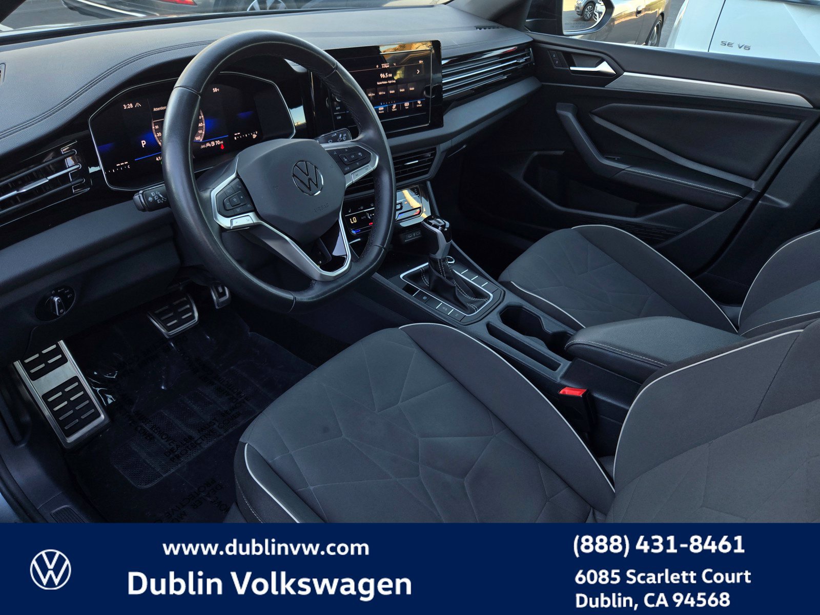 Certified 2025 Volkswagen Jetta Sport FWD image 9