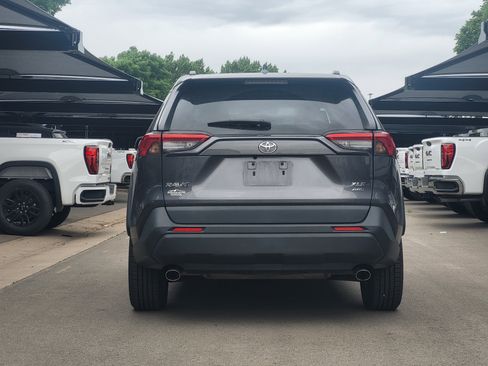Used 2020 Toyota RAV4 XLE w/ Convenience Package AWD/4WD image 4