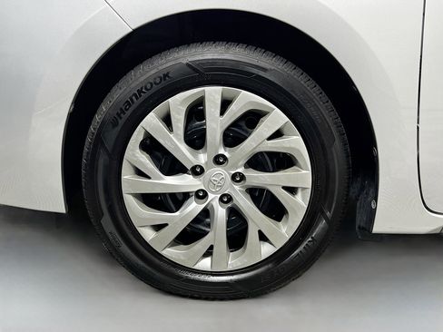 Used 2019 Toyota Corolla LE FWD image 14