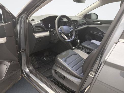 Used 2022 Volkswagen Taos SEL w/ Panoramic Sunroof Package AWD/4WD image 10