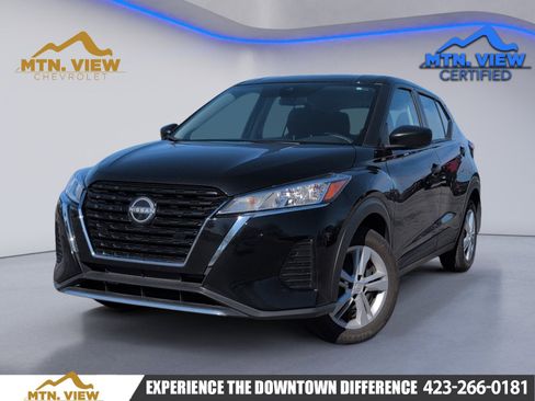 Used 2024 Nissan Kicks S image 1