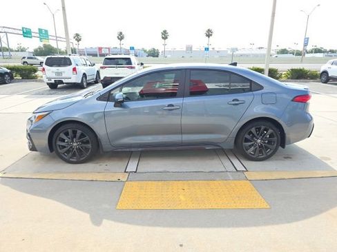 Used 2025 Toyota Corolla SE w/ Convenience Package FWD image 7