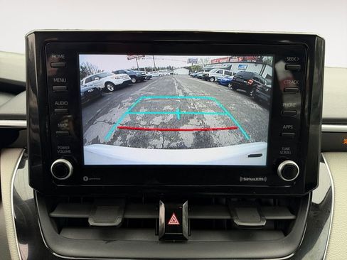 Used 2022 Toyota Corolla LE image 9