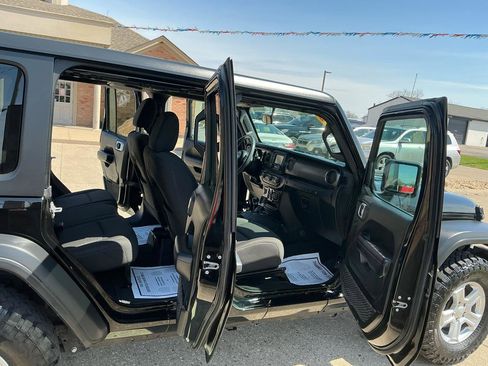 Used 2019 Jeep Wrangler Unlimited Sport S image 19