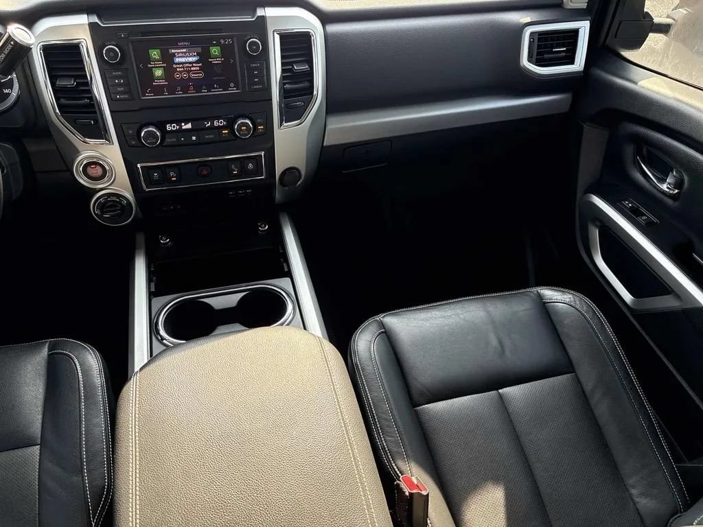 Used 2019 Nissan Titan PRO-4X w/ Pro-4x Convenience Package AWD/4WD image 13
