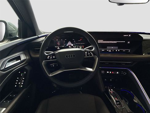 Certified 2025 Audi Q5 Premium w/ Convenience Package AWD/4WD image 11