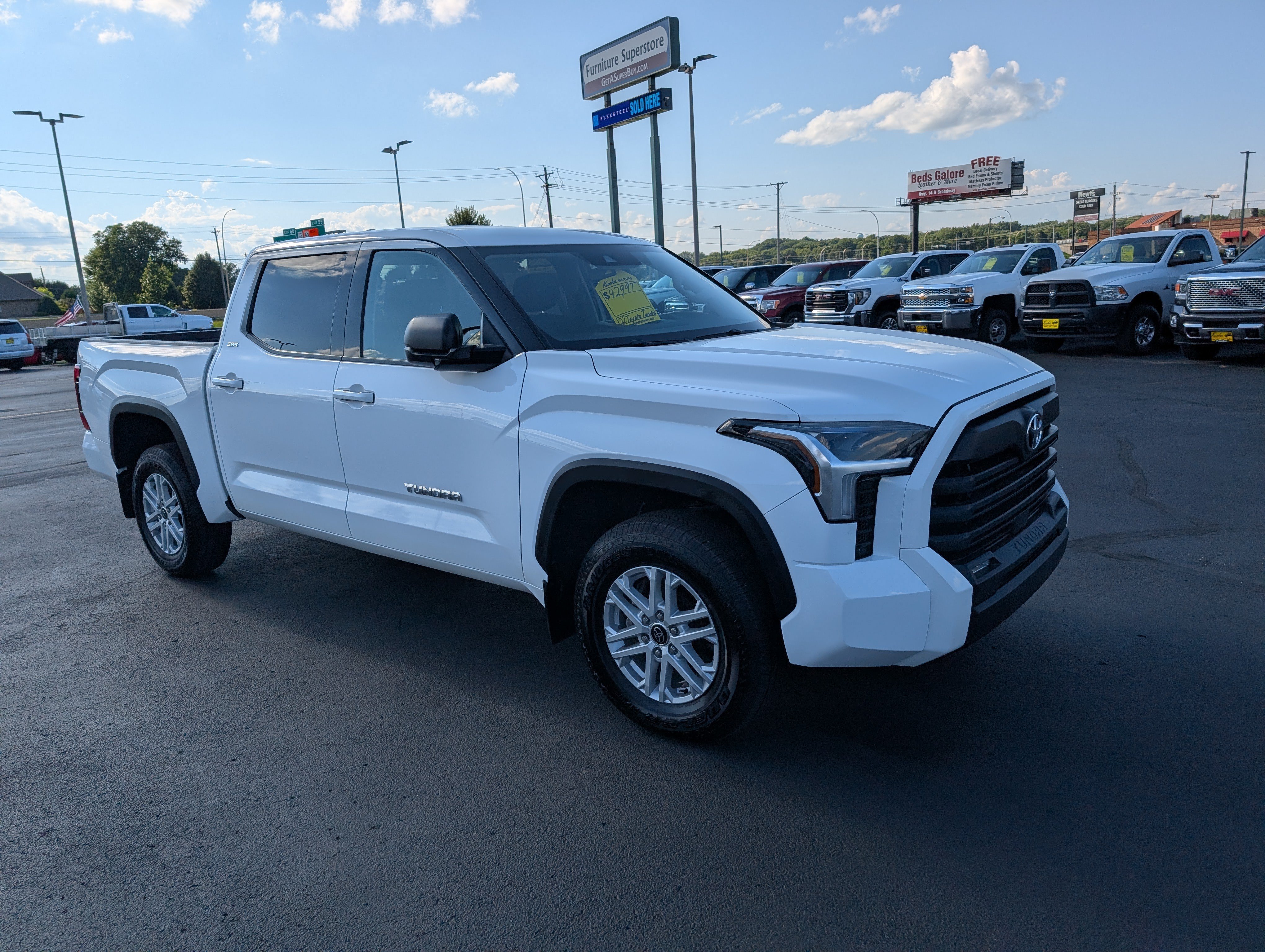 Used 2022 Toyota Tundra SR5 AWD/4WD image 2