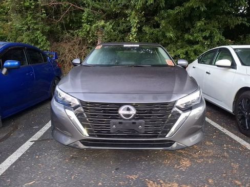 Used 2025 Nissan Sentra SV FWD image 2