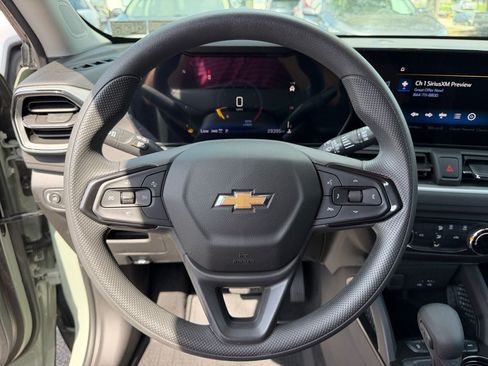 Used 2025 Chevrolet TrailBlazer LS w/ LS Convenience Package AWD/4WD image 14