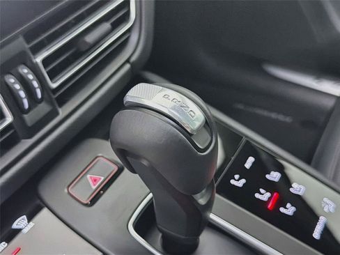 Certified 2026 Porsche Macan S AWD/4WD image 34