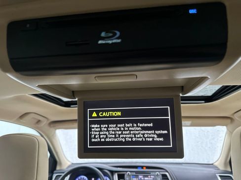 Used 2015 Toyota Highlander Limited w/ Driver Technology Package AWD/4WD image 36