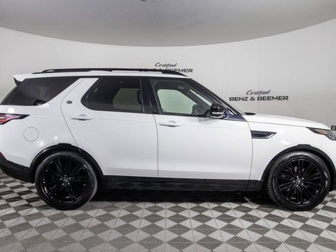 Used 2020 Land Rover Discovery HSE image 11