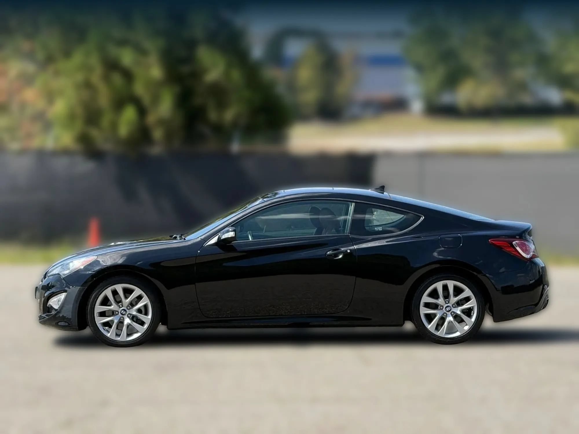 Used 2013 Hyundai Genesis 3.8 RWD image 8