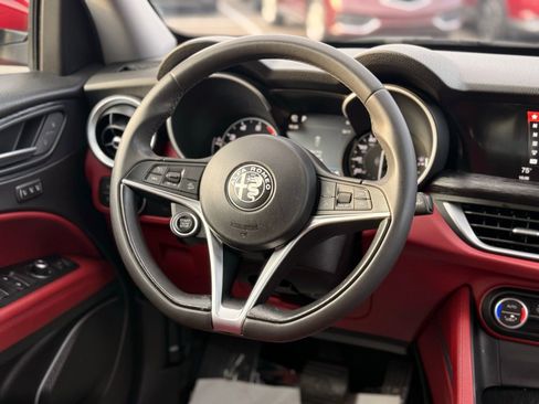 Used 2019 Alfa Romeo Stelvio image 37
