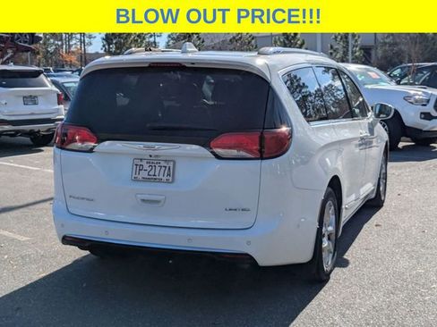 Used 2019 Chrysler Pacifica Limited w/ Advanced Safetytec Group image 3