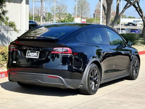 Used 2023 Tesla Model X Plaid image 4