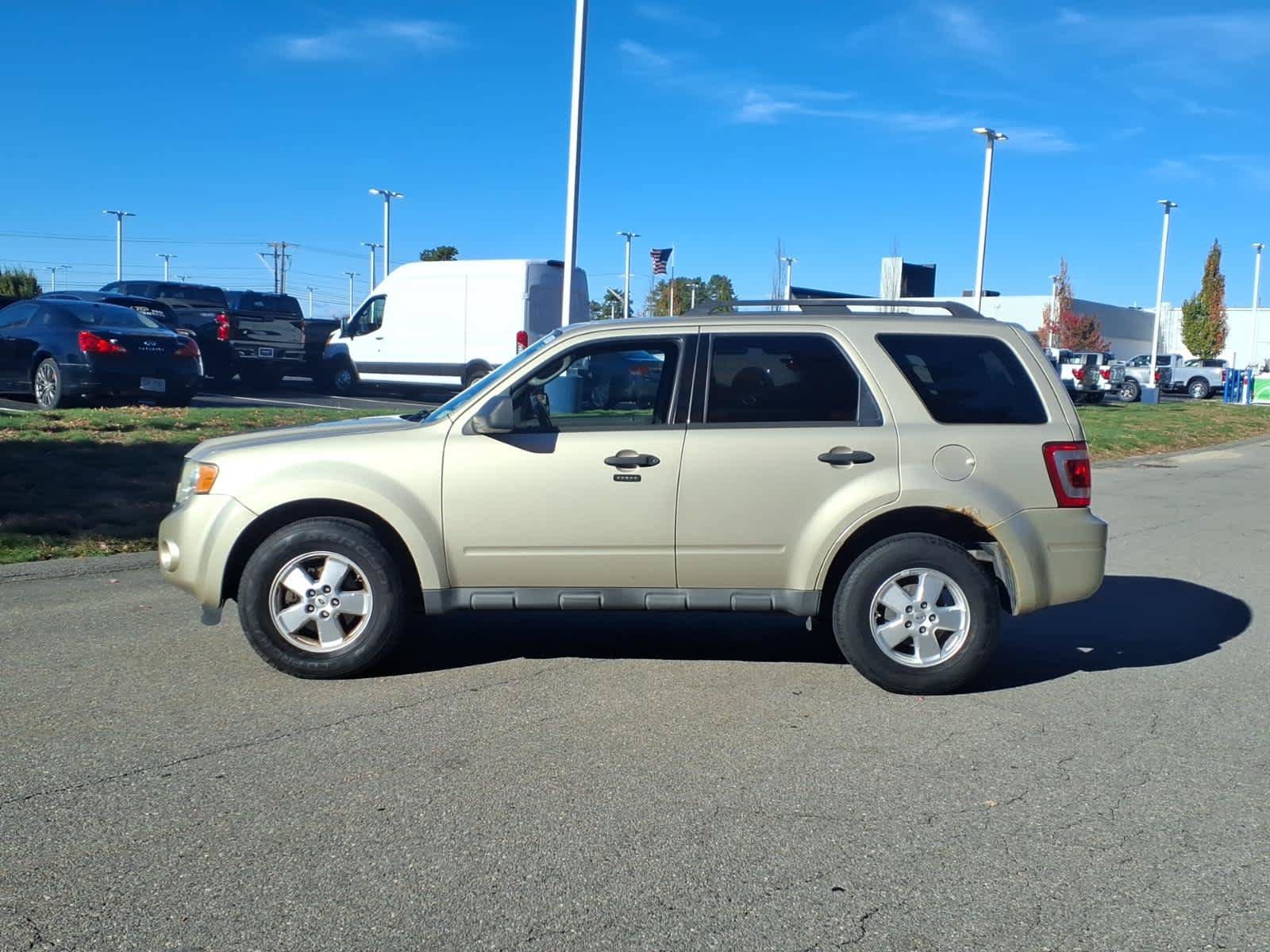 Used 2012 Ford Escape XLT FWD image 2