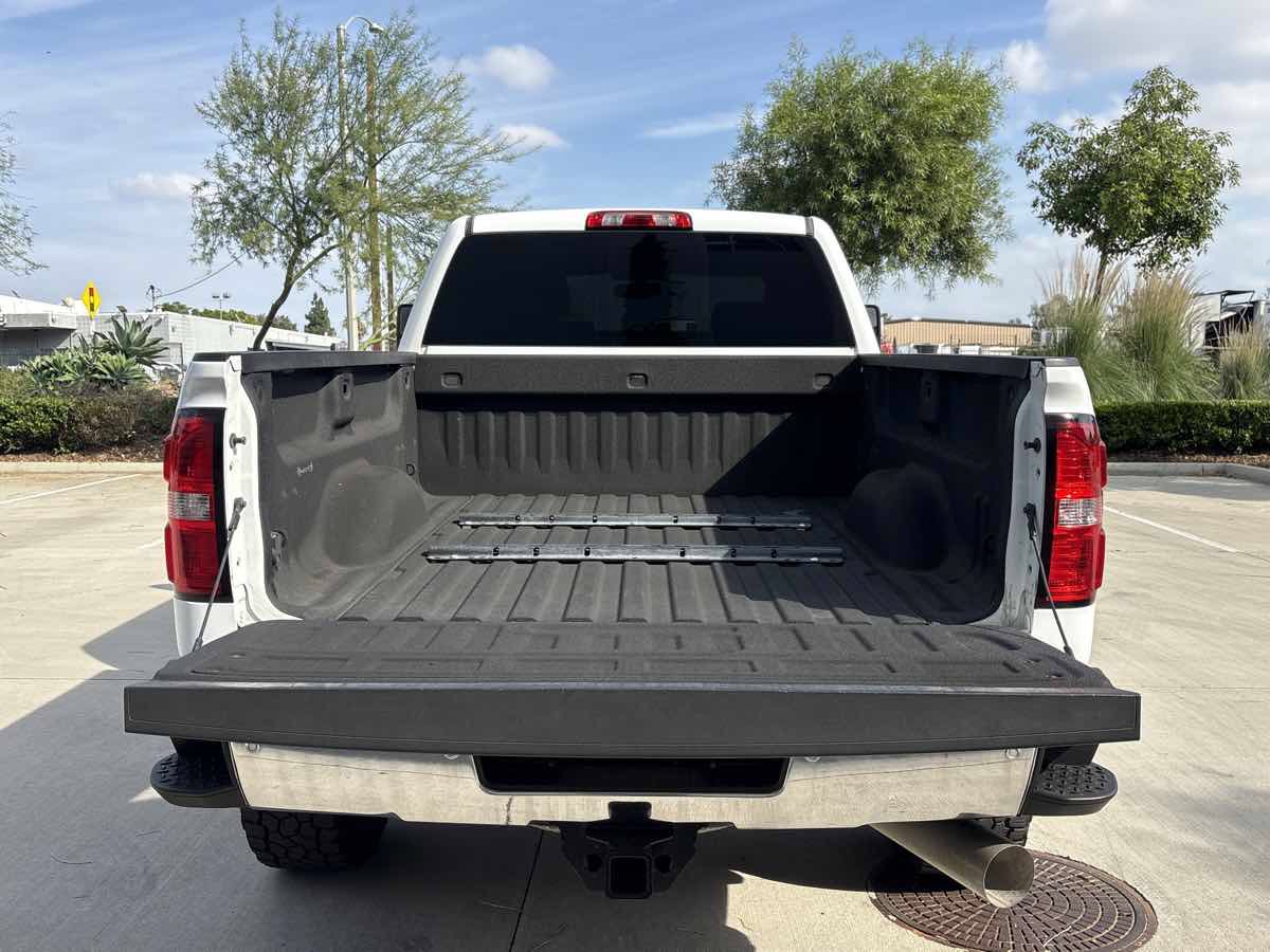 Used 2018 GMC Sierra 2500 SLT w/ Duramax Plus Package AWD/4WD image 10