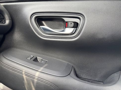 Certified 2024 Honda HR-V LX image 35