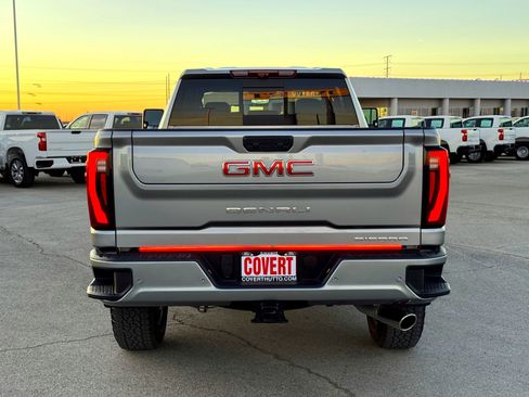 Used 2025 GMC Sierra 2500 Denali w/ Denali Reserve Package image 8