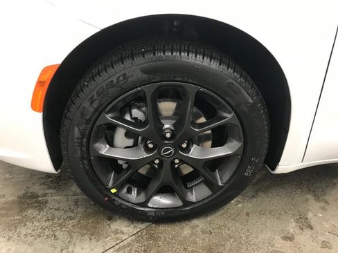 New 2026 Chrysler Pacifica Select image 51