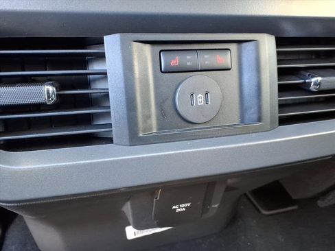 New 2026 Ford F250 4x4 Crew Cab Super Duty image 17