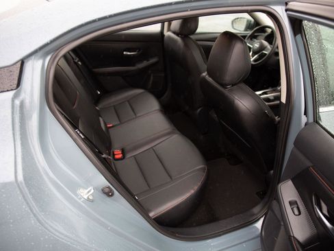 Used 2024 Nissan Sentra SR w/ SR Premium Package image 25