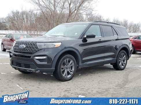Used 2023 Ford Explorer XLT w/ Equipment Group 202A image 2