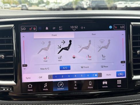 Used 2024 Chrysler Pacifica Limited FWD image 34