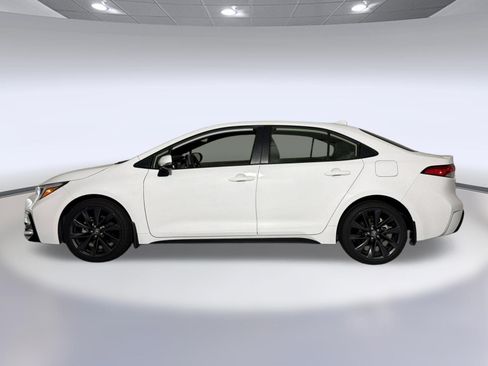 Used 2024 Toyota Corolla SE FWD image 2