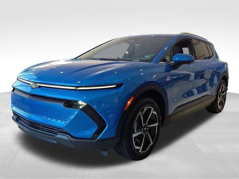 New 2026 Chevrolet Equinox EV LT AWD/4WD image 2