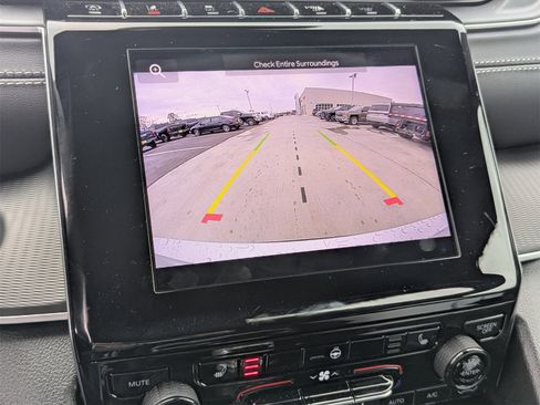 New 2025 Jeep Grand Cherokee L Altitude image 8