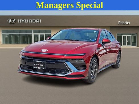 Used 2025 Hyundai Sonata SEL FWD image 1