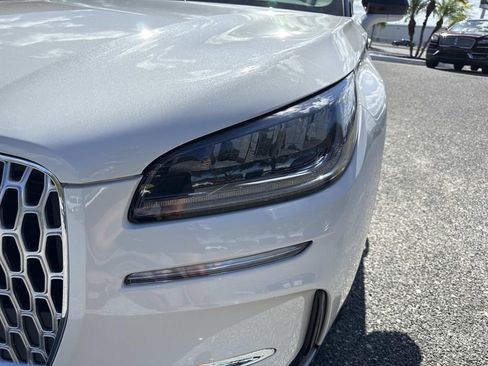 New 2026 Lincoln Corsair Premiere image 9