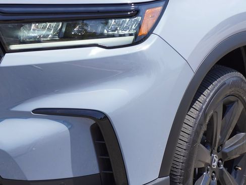 Used 2025 Honda Pilot Black Edition image 2