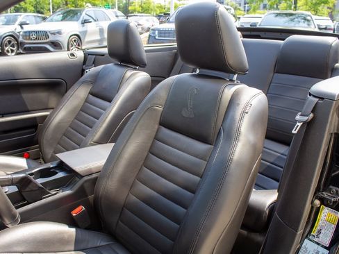 Used 2007 Ford Mustang Shelby GT500 RWD image 12