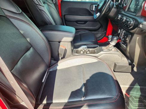 Used 2021 Jeep Wrangler Unlimited Rubicon w/ Xtreme Recon 35" Tire Package AWD/4WD image 15