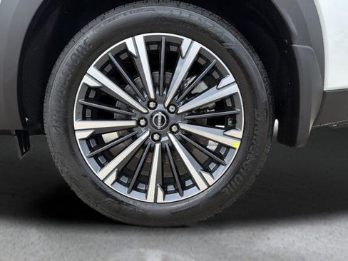 New 2026 Nissan Pathfinder Platinum AWD/4WD image 32